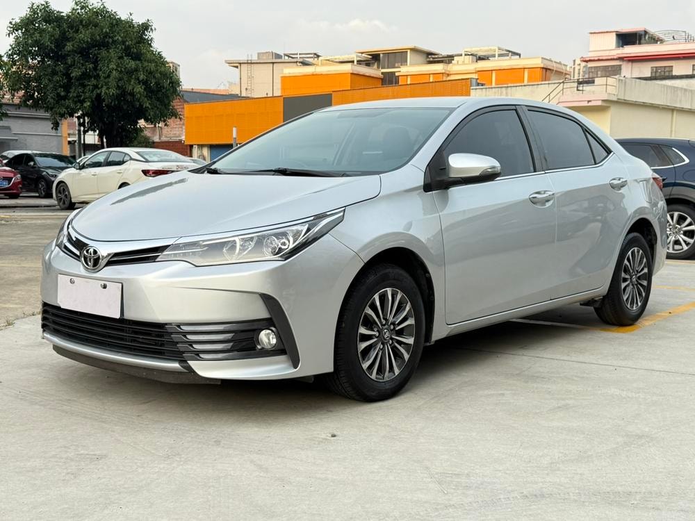 Toyota Corolla 2017 — фото автомобиля