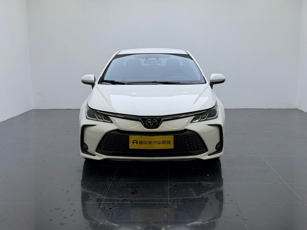 Toyota Corolla 2023 — фото автомобиля