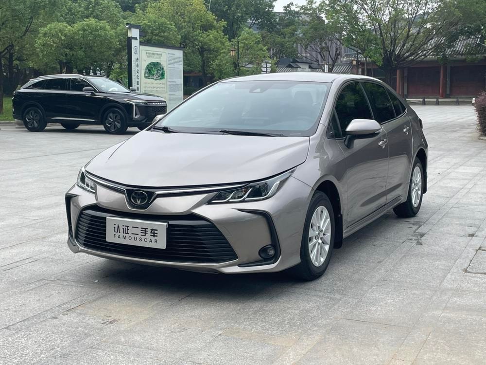 Toyota Corolla 2019 — фото автомобиля