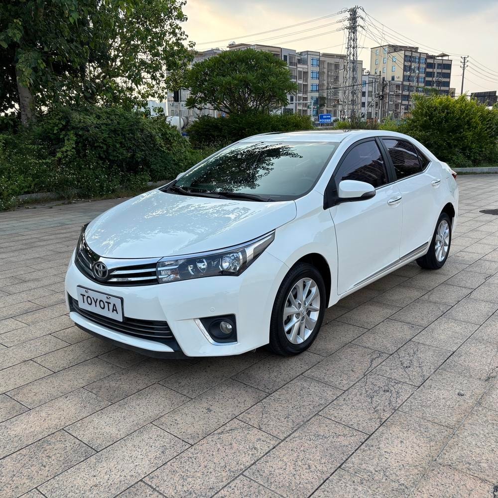 Toyota Corolla 2014 — фото автомобиля