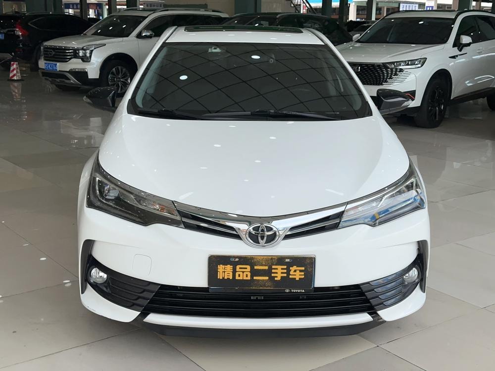 Toyota Corolla 2018 — фото автомобиля