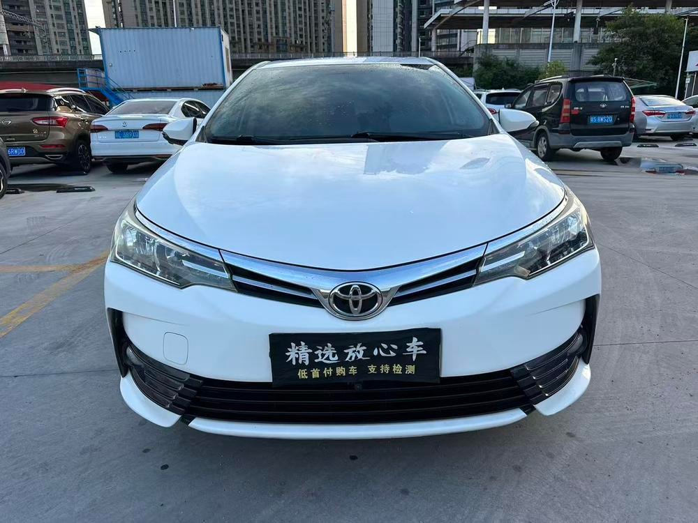 Toyota Corolla 2017 — фото автомобиля
