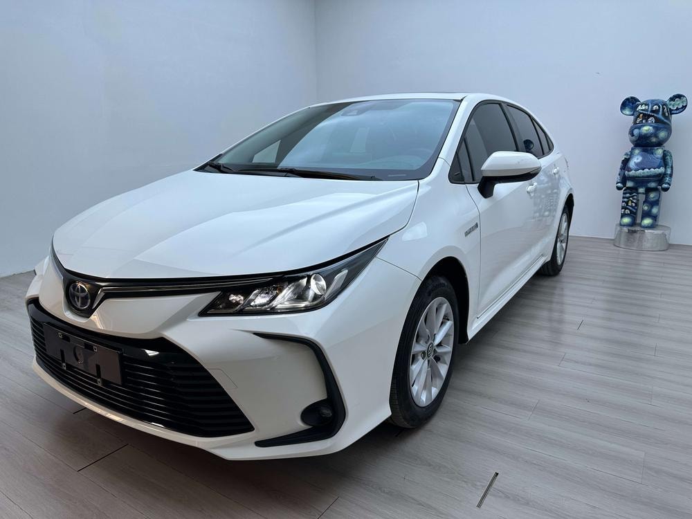 Toyota Corolla 2021 — фото автомобиля 1