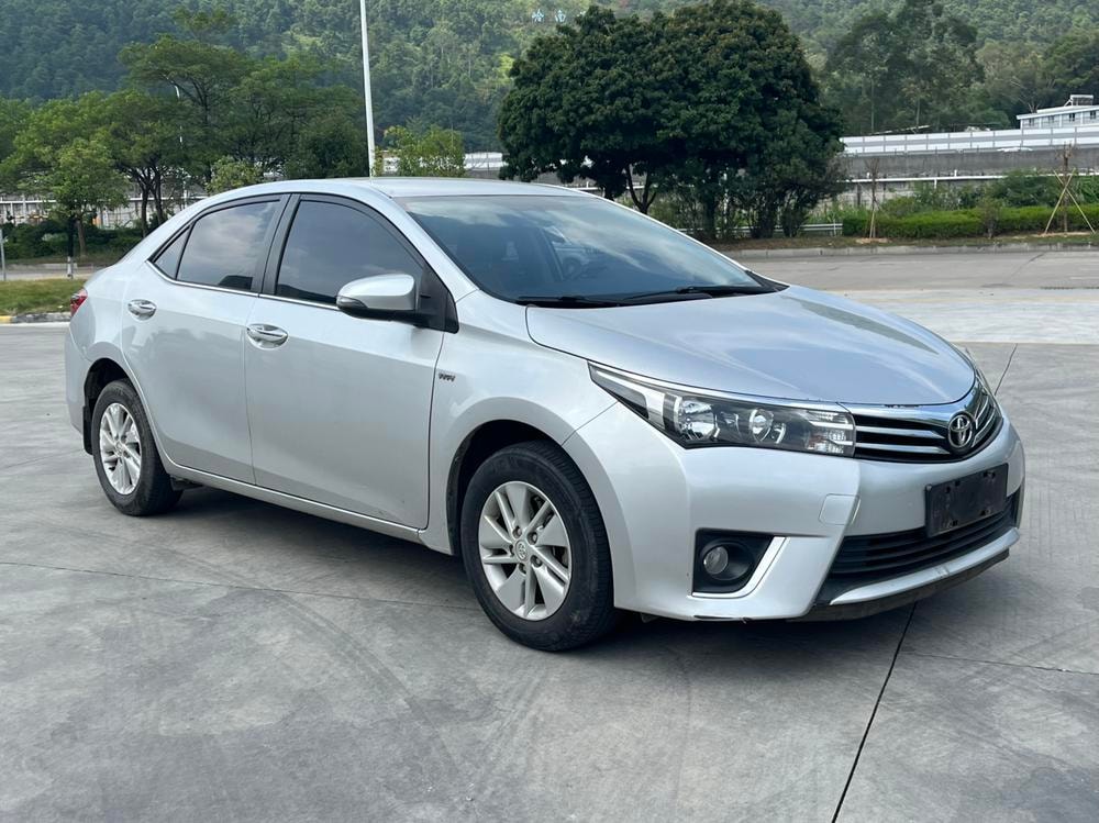 Toyota Corolla 2017 — фото автомобиля