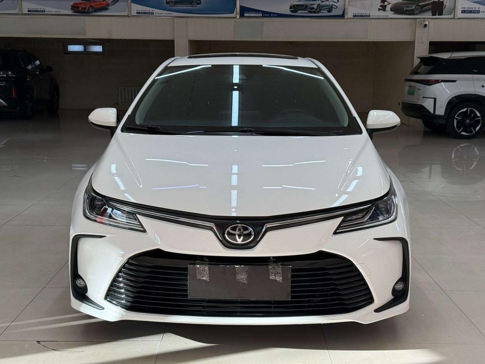 Toyota Corolla 2021 — фото автомобиля 1