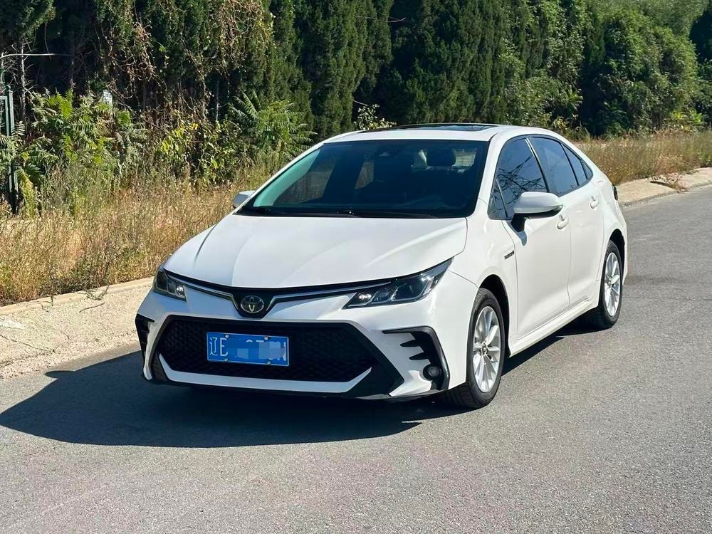 Toyota Corolla 2021 — фото автомобиля