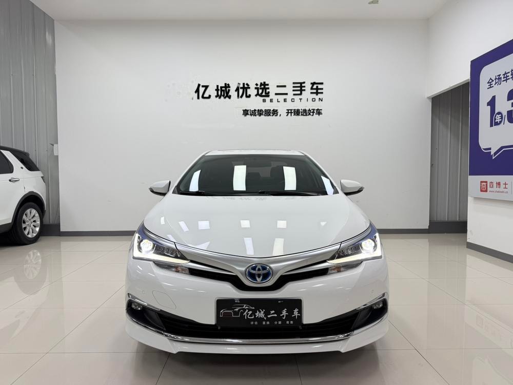 Toyota Corolla 2017 — фото автомобиля