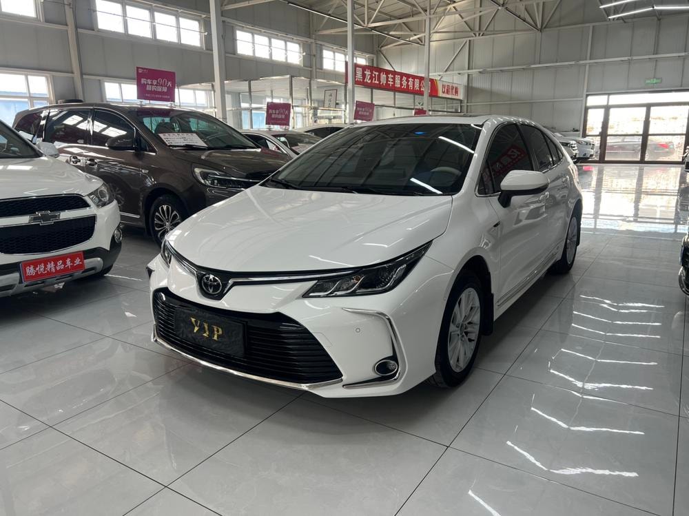 Toyota Corolla 2023 — фото автомобиля 1