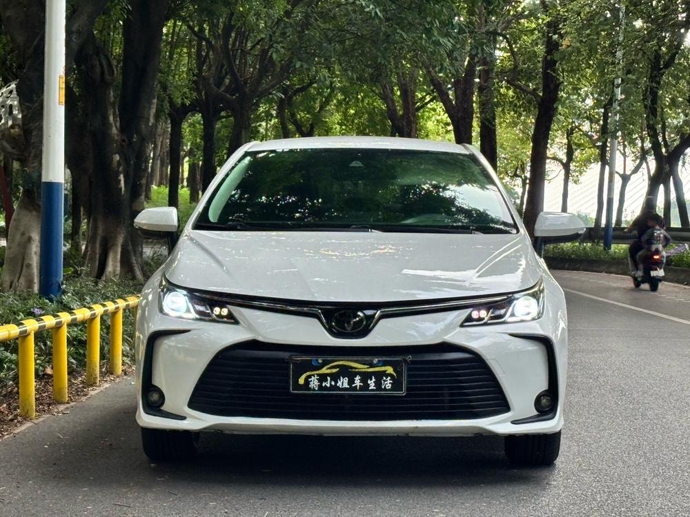 Toyota Corolla 2019 — фото автомобиля