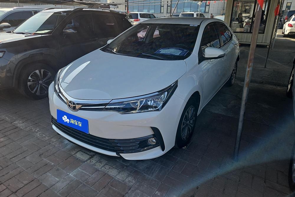 Toyota Corolla 2018 — фото автомобиля 1