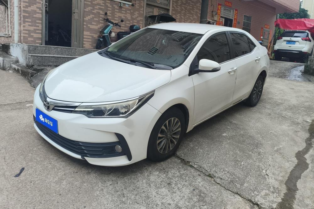 Toyota Corolla 2017 — фото автомобиля 1