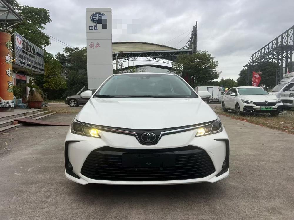 Toyota Corolla 2019 — фото автомобиля
