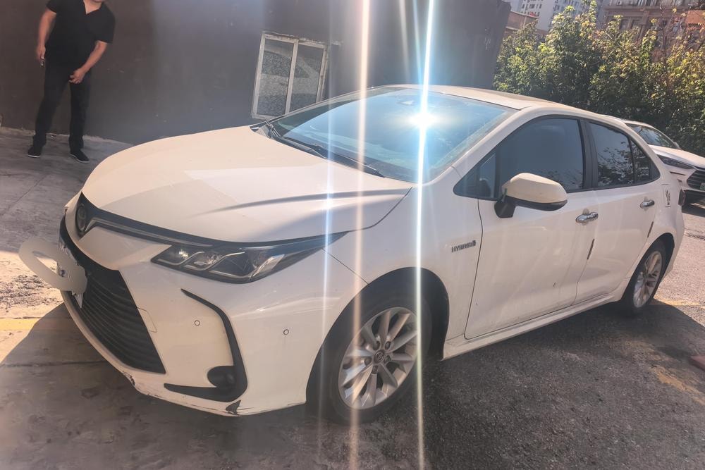 Toyota Corolla 2019 — фото автомобиля 1