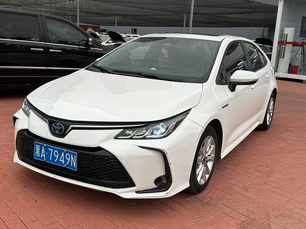 Toyota Corolla 2023 — фото автомобиля 1