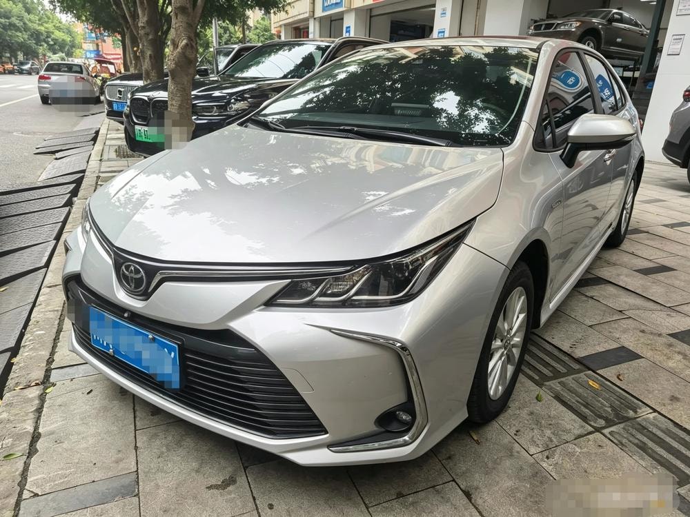 Toyota Corolla 2021 — фото автомобиля 1