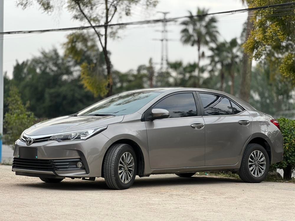 Toyota Corolla 2017 — фото автомобиля