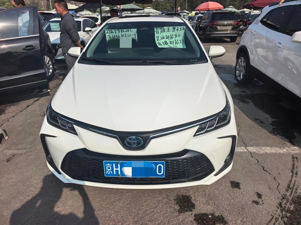 Toyota Corolla 2023 — фото автомобиля 1