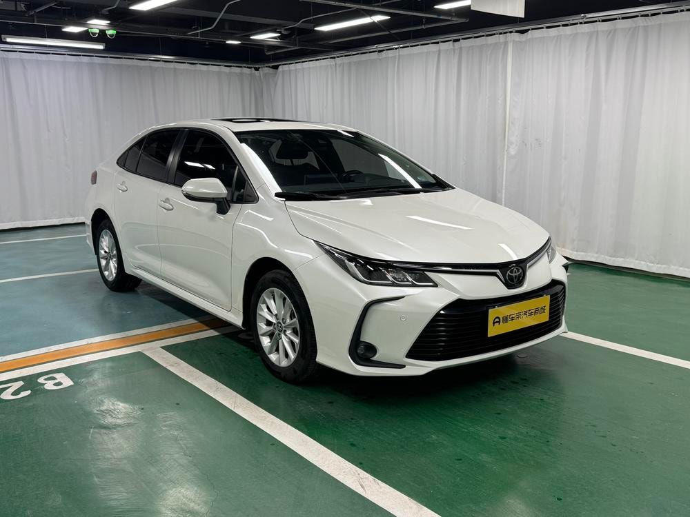 Toyota Corolla 2019 — фото автомобиля 1