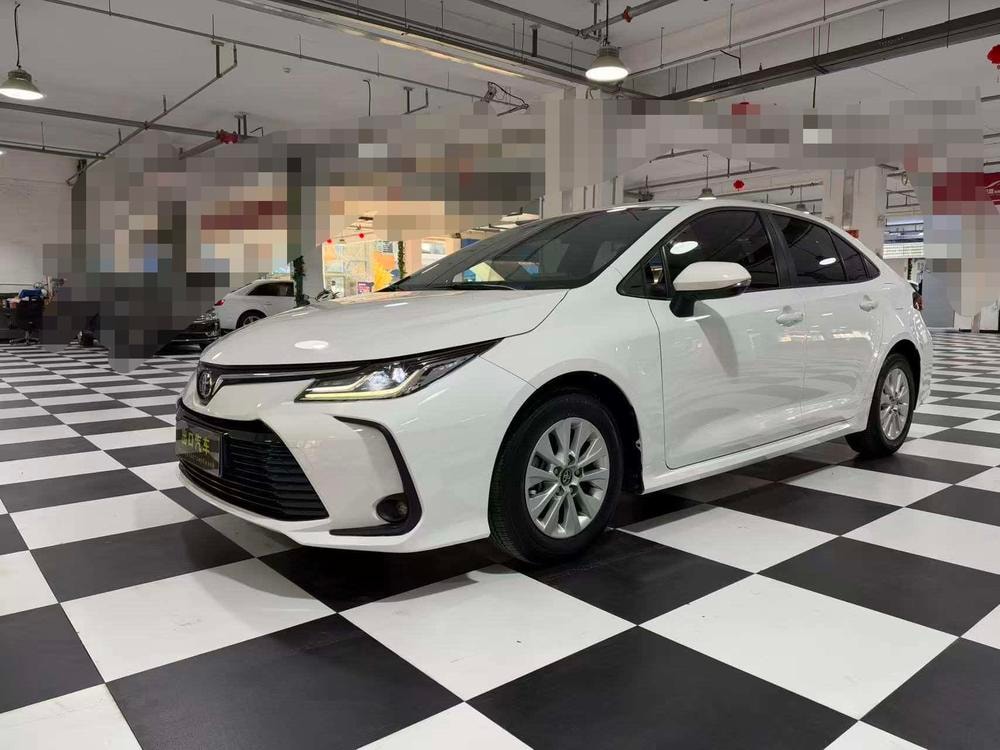 Toyota Corolla 2021 — фото автомобиля 1