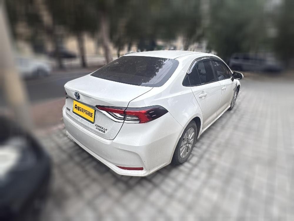 Toyota Corolla 2023 — фото автомобиля