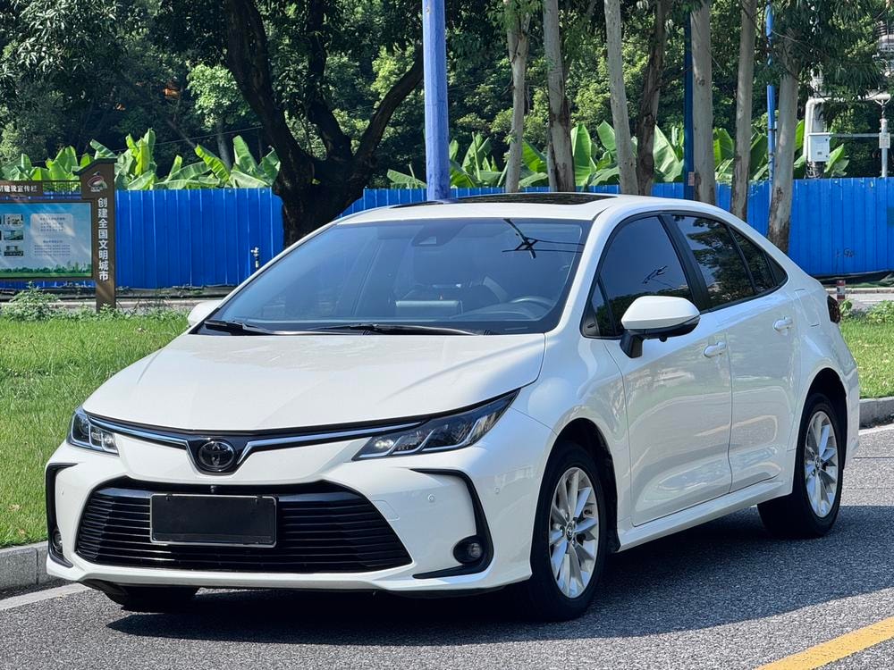 Toyota Corolla 2021 — фото автомобиля