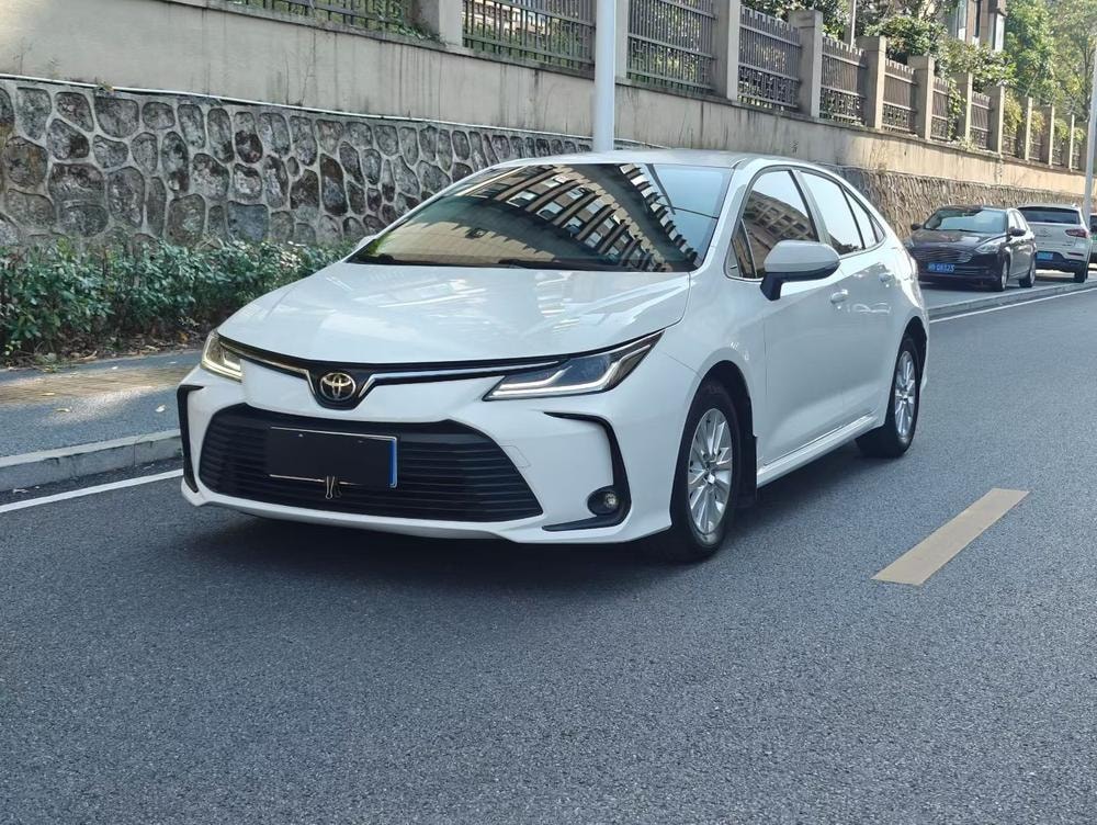 Toyota Corolla 2022 — фото автомобиля