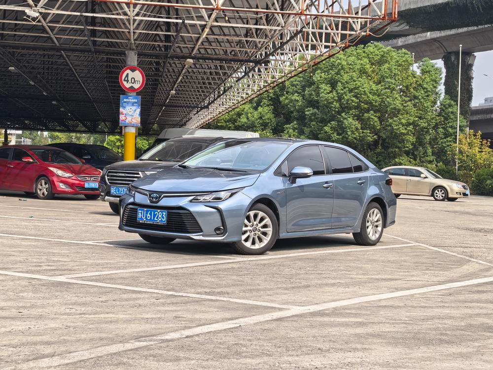 Toyota Corolla 2021 — фото автомобиля 1