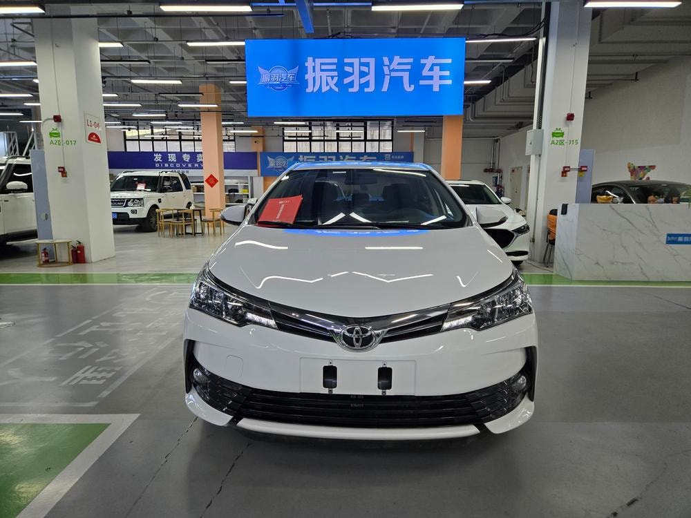 Toyota Corolla 2017 — фото автомобиля