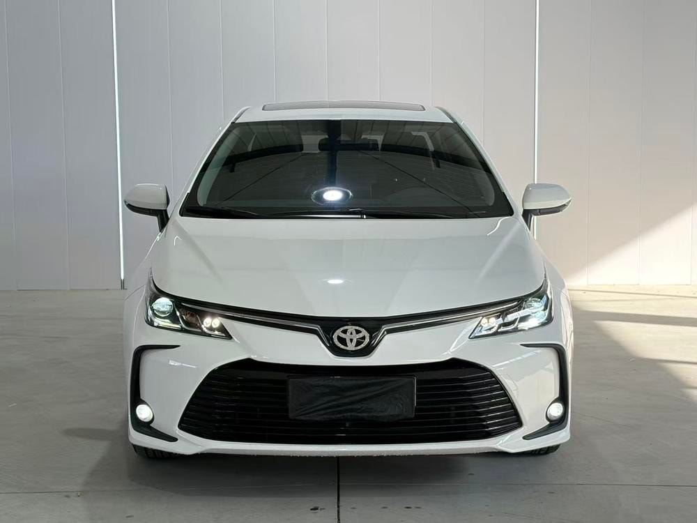 Toyota Corolla 2021 — фото автомобиля