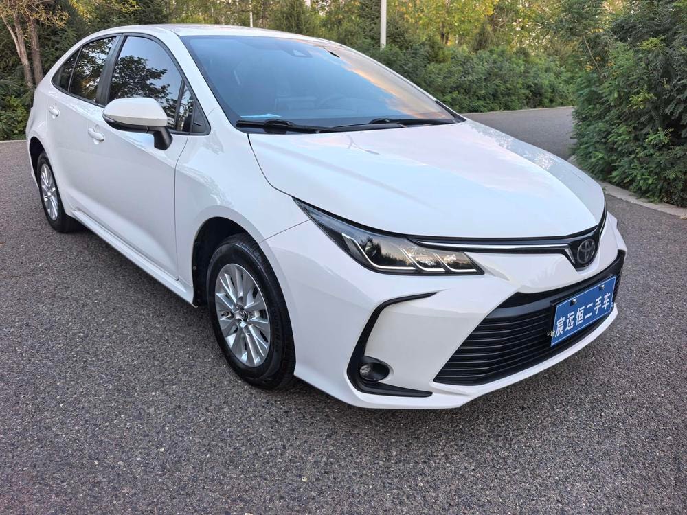 Toyota Corolla 2019 — фото автомобиля
