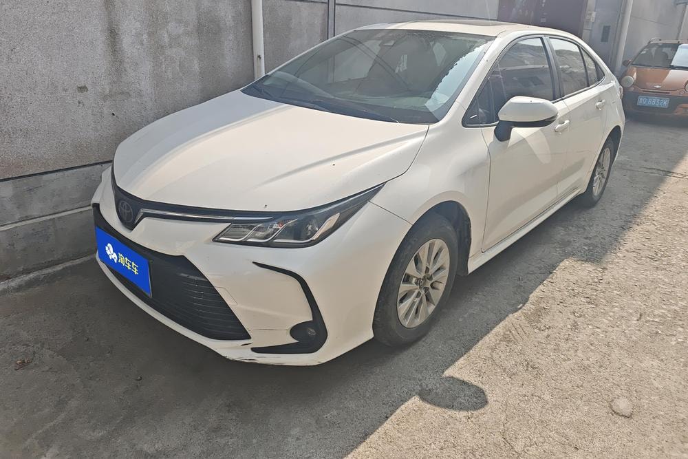 Toyota Corolla 2019 — фото автомобиля