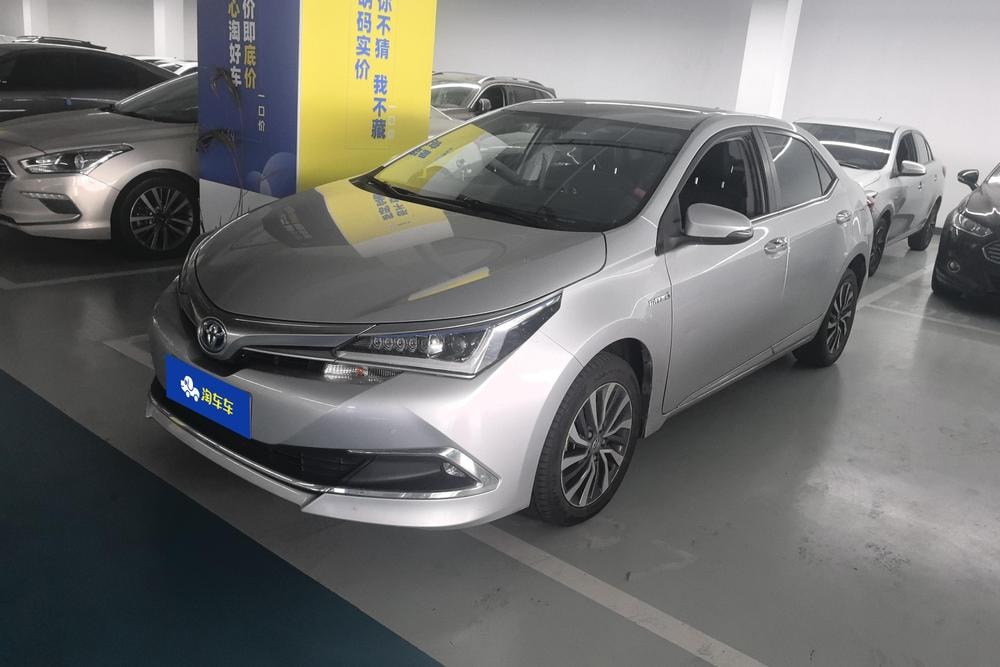 Toyota Corolla 2018 — фото автомобиля
