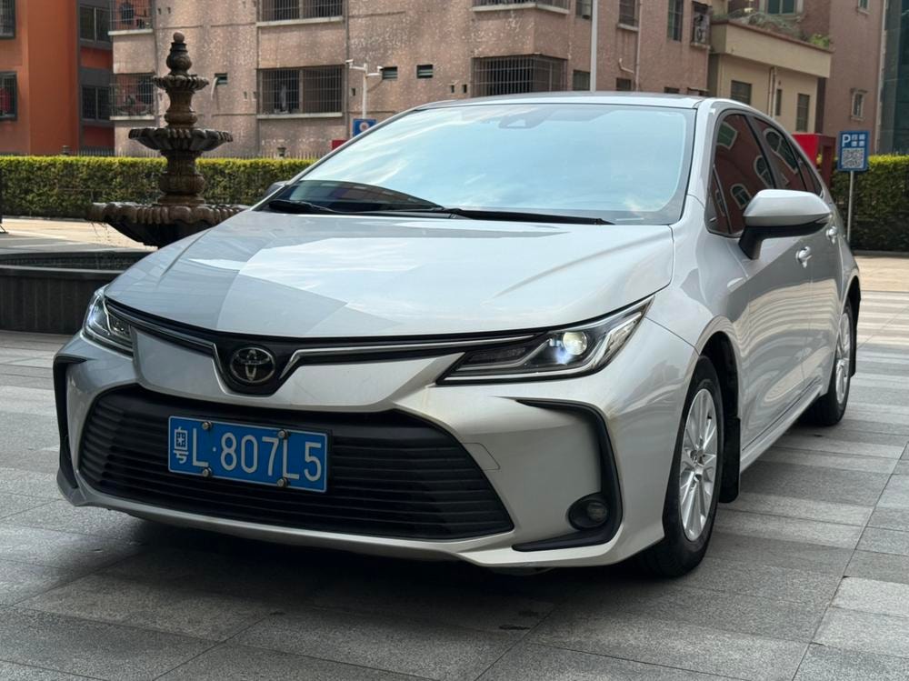 Toyota Corolla 2021 — фото автомобиля