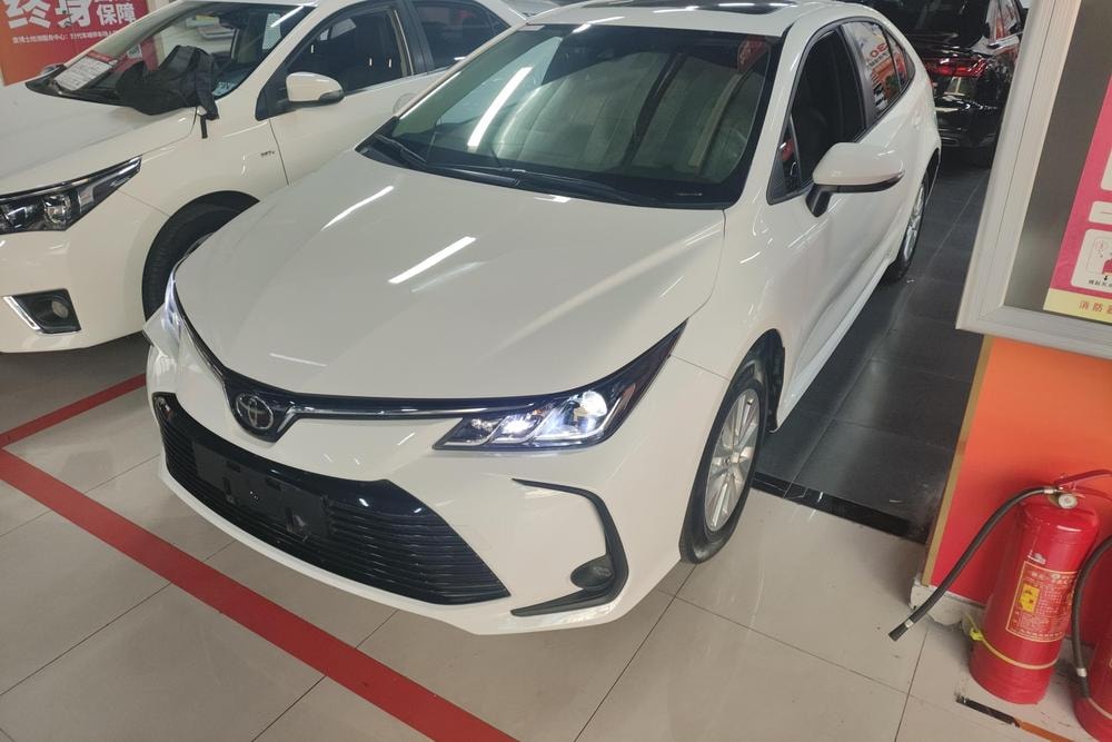 Toyota Corolla 2019 — фото автомобиля