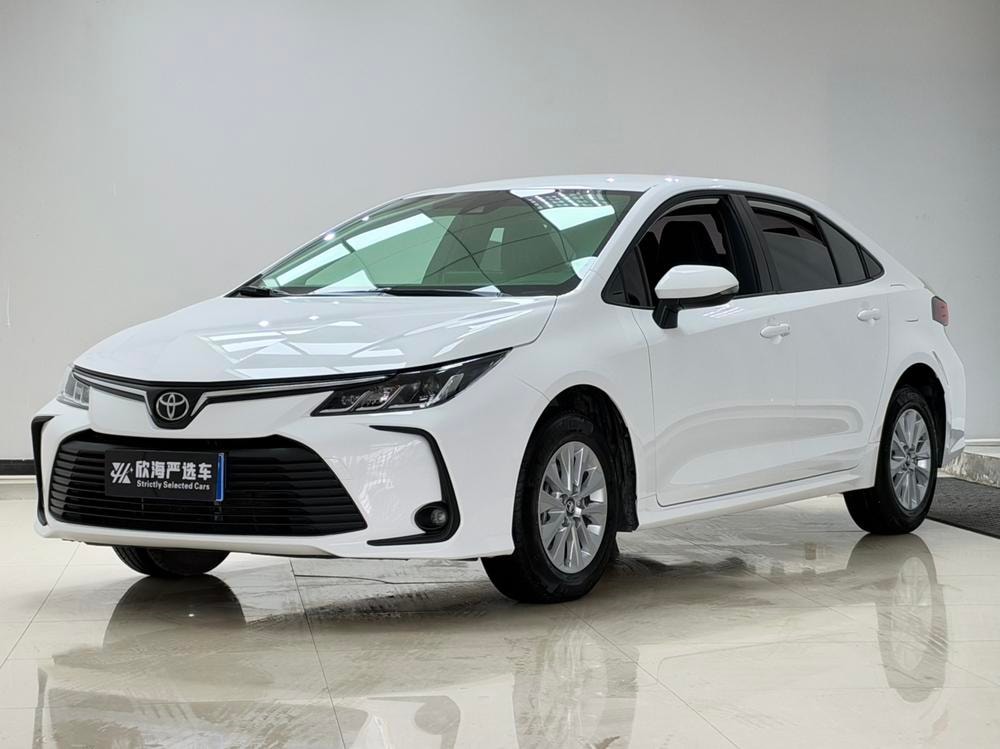 Toyota Corolla 2023 — фото автомобиля