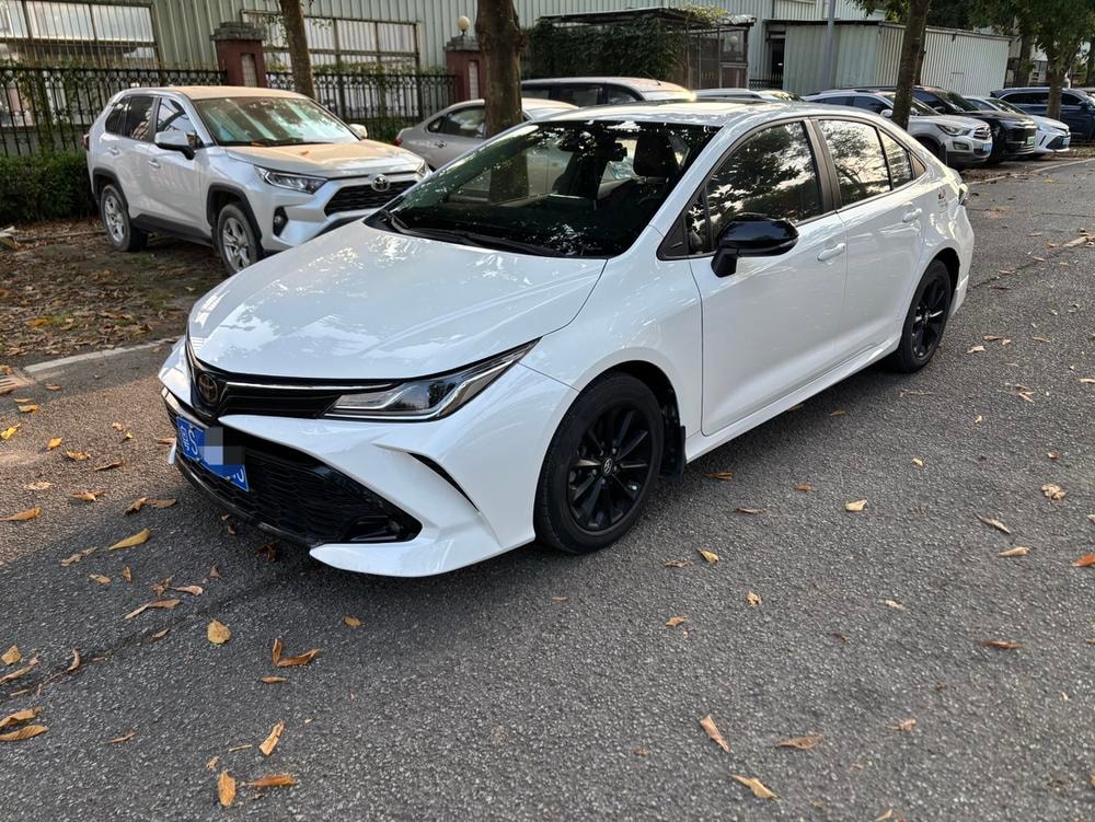 Toyota Corolla 2021 — фото автомобиля