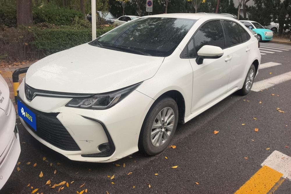 Toyota Corolla 2022 — фото автомобиля
