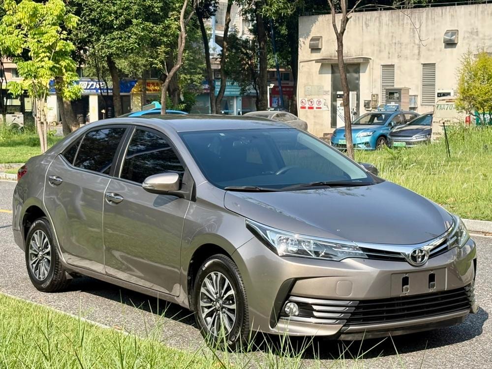 Toyota Corolla 2018 — фото автомобиля