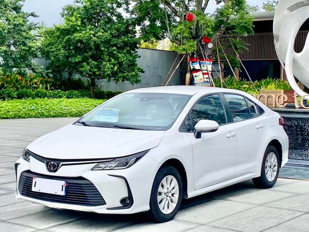 Toyota Corolla 2023 — фото автомобиля