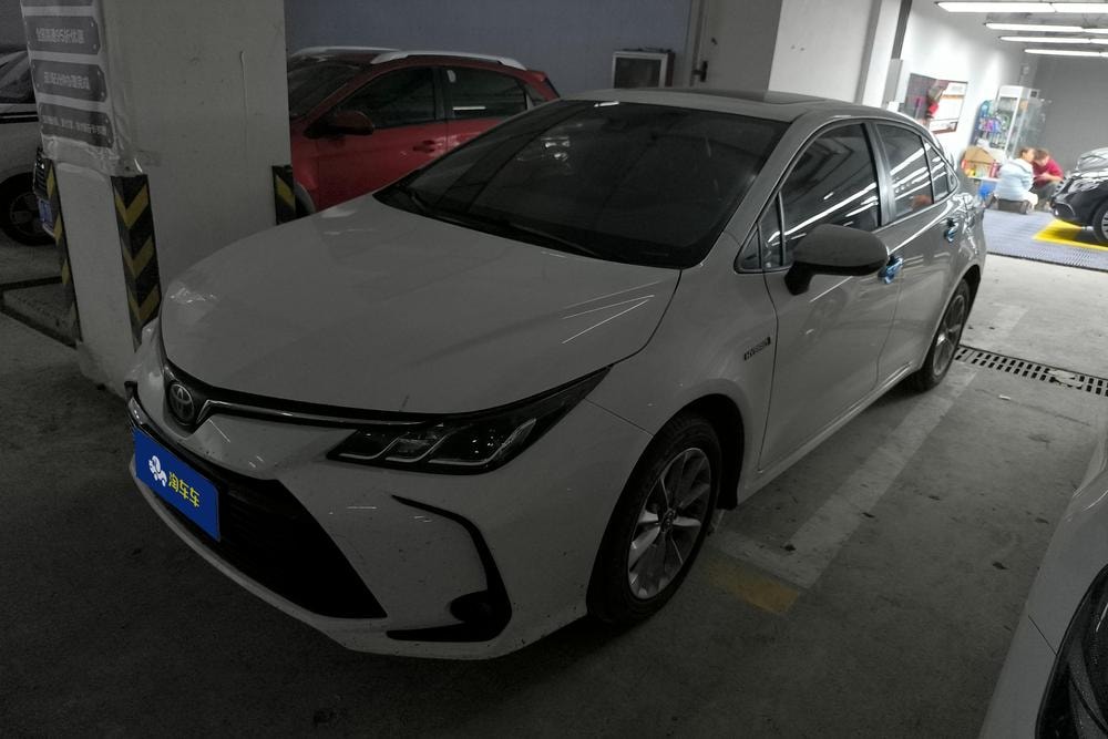 Toyota Corolla 2021 — фото автомобиля