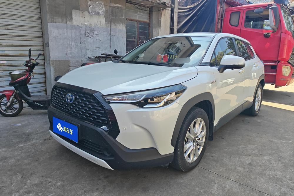 Toyota Corolla Cross 2023 — фото автомобиля