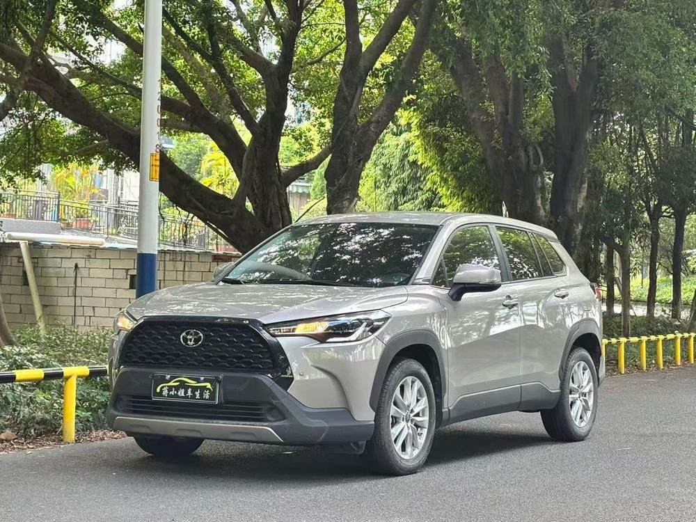 Toyota Corolla Cross 2023 — фото автомобиля 1