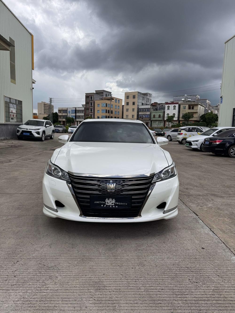Toyota Crown 2018 — фото автомобиля