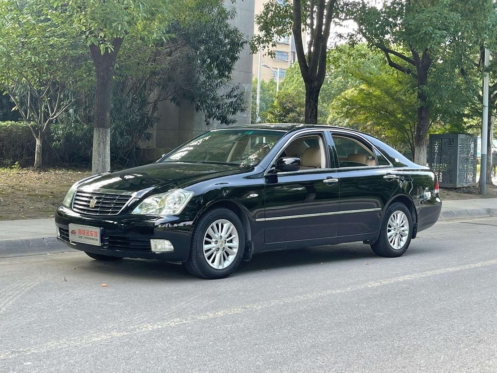 Toyota Crown 2007 — фото автомобиля