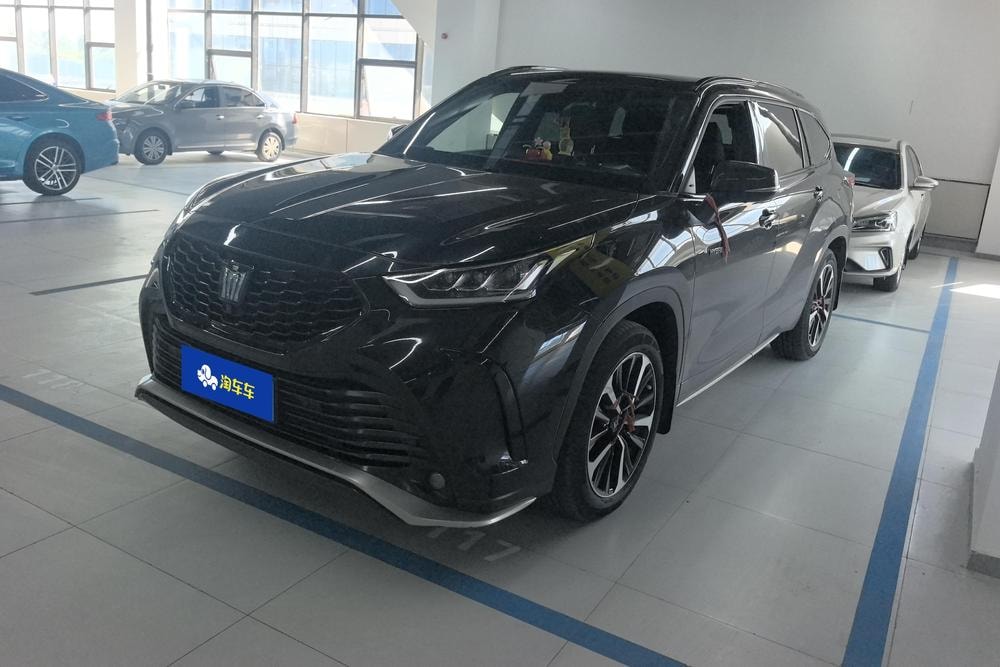Toyota Crown Kluger 2023 — фото автомобиля