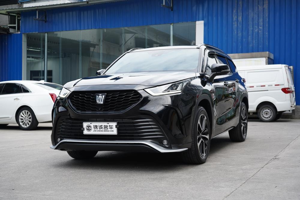 Toyota Crown Kluger 2022 — фото автомобиля