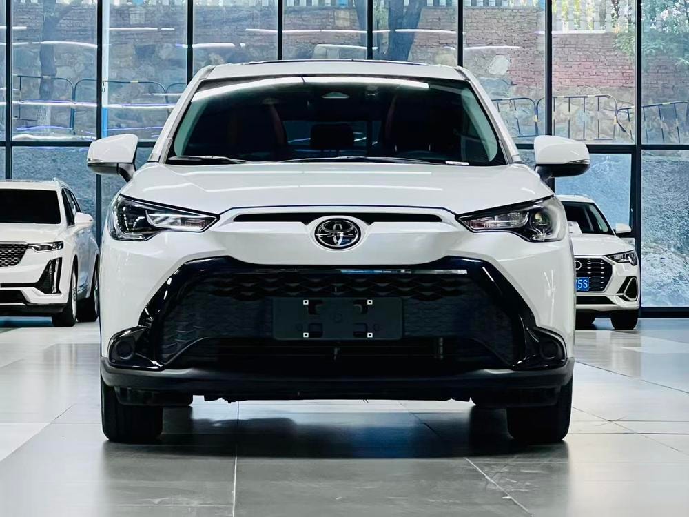 Toyota Frontlander 2023 — фото автомобиля 1