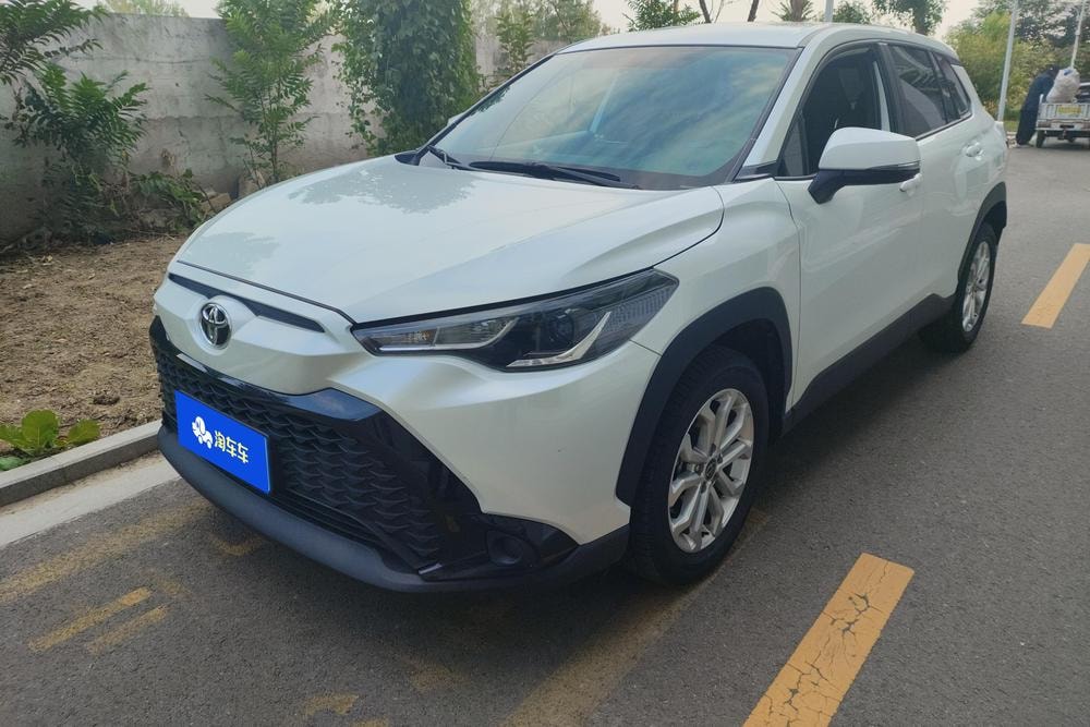 Toyota Frontlander 2023 — фото автомобиля 1