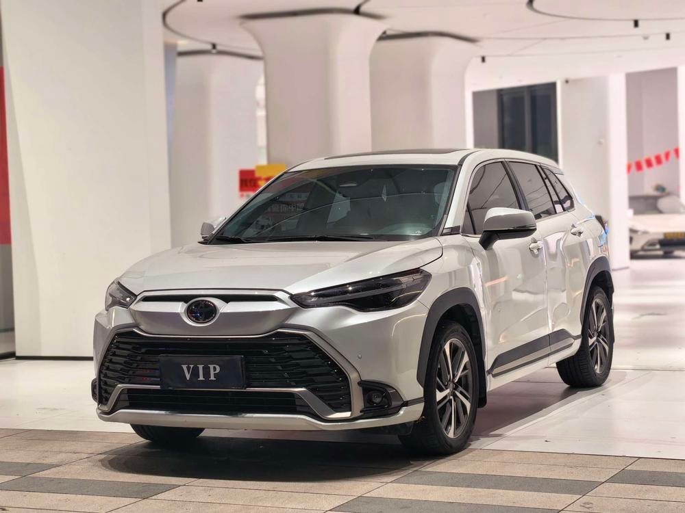 Toyota Frontlander 2023 — фото автомобиля