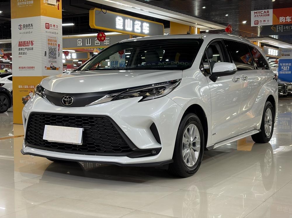 Toyota Granvia 2024 — фото автомобиля 1